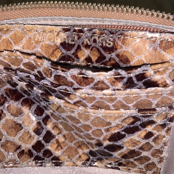 Michael Kors python crossbody bag - Picture 5 of 15